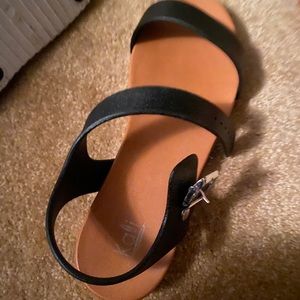 Size 9 cute sandals like new